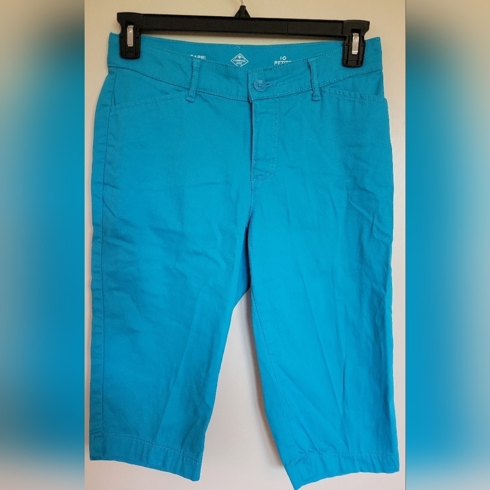 St. John's Bay Turquoise Capris